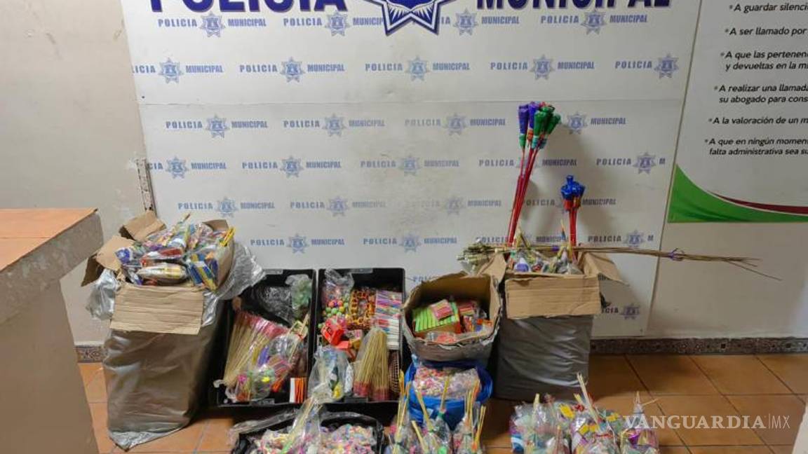 $!Grandes cantidades de pirotecnia decomisadas en el mercado ambulante de la colonia El Escorial.