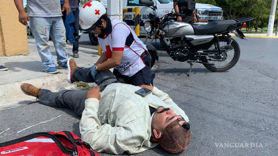 Motociclista resulta lesionado tras accidente en calle La Fragua, en Saltillo