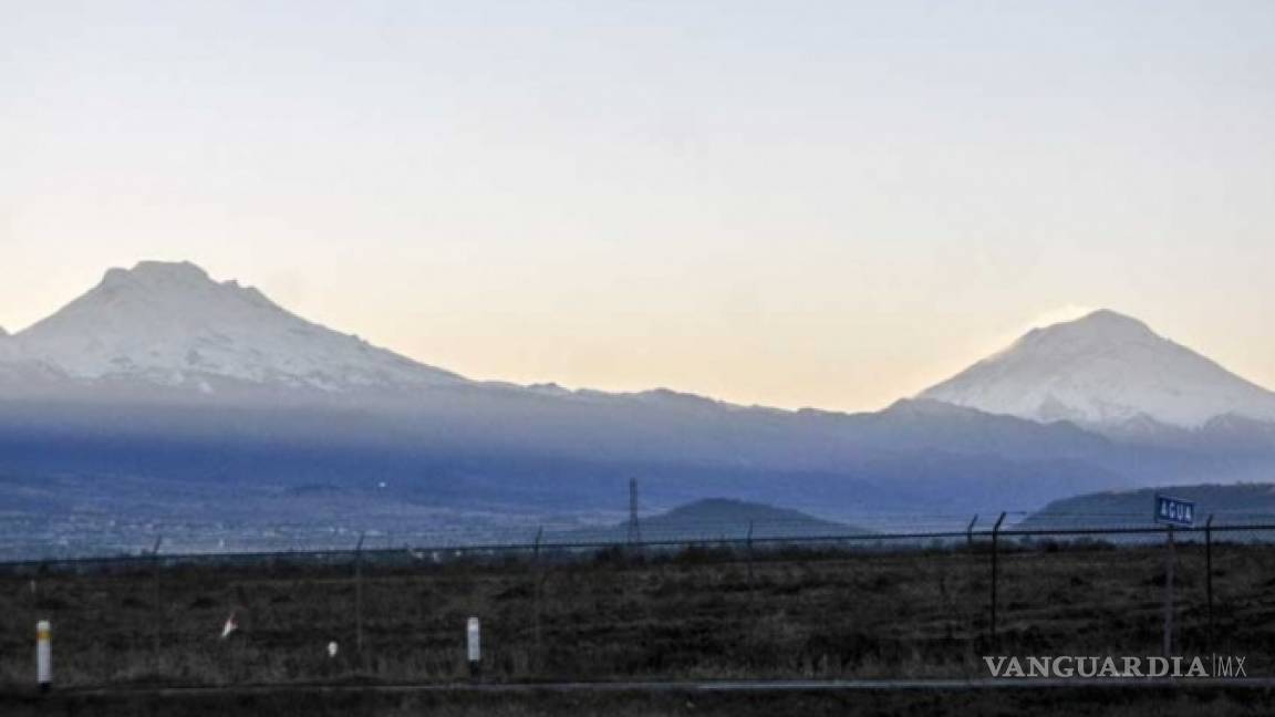 Localizan a persona calcinada en avioneta que cayó entre volcanes