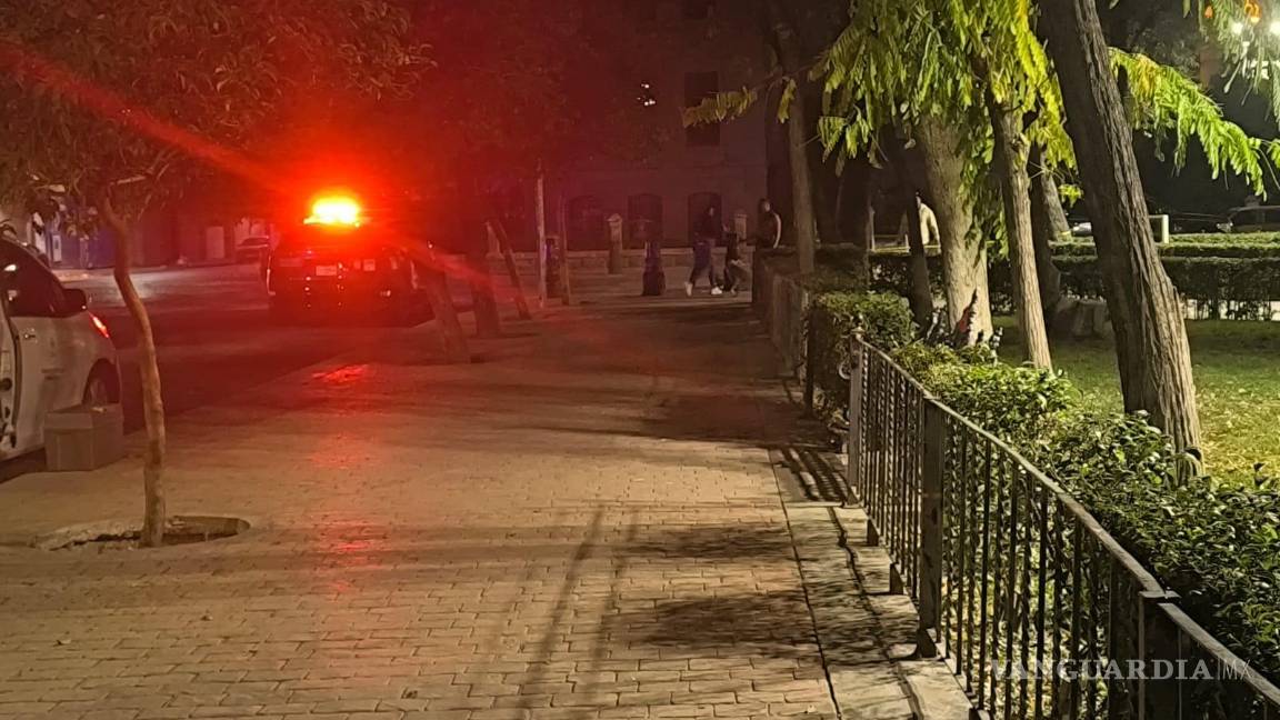 $!El cuerpo fue encontrado en el área de jardines y en posición de decúbito lateral.