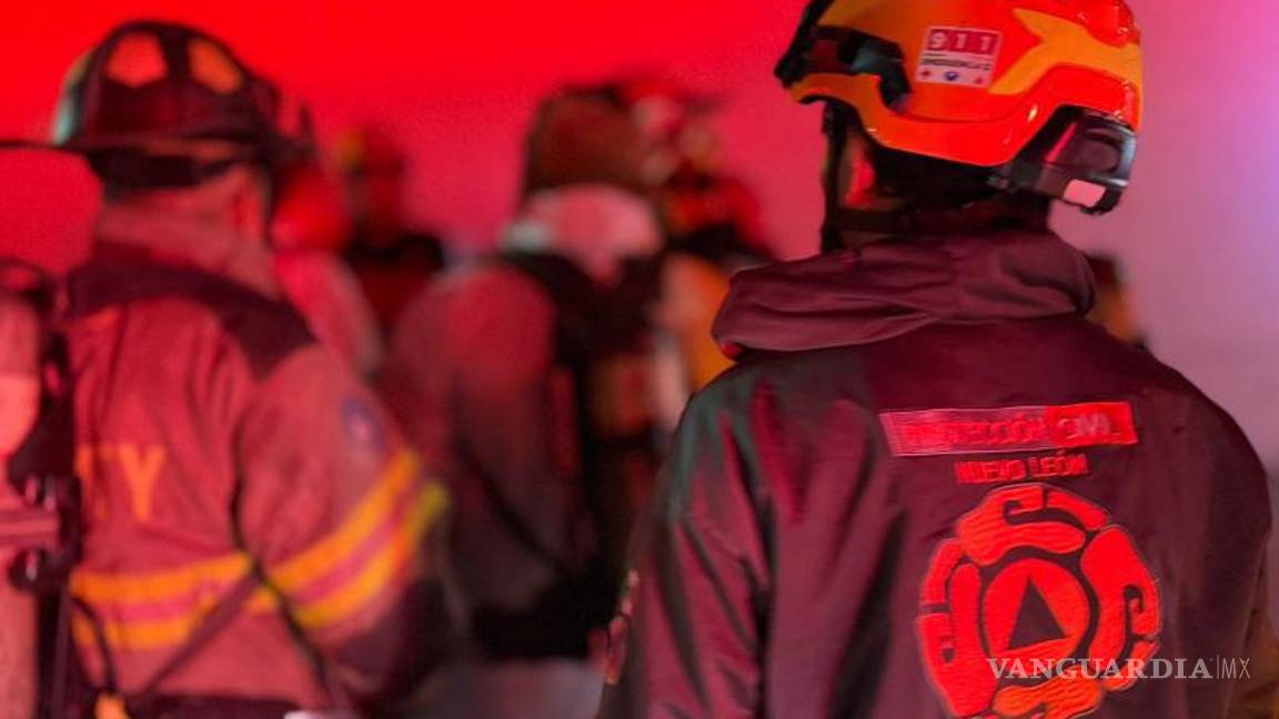 $!Fuga de gas cloro deja un hombre con síntomas de intoxicación, en Monterrey
