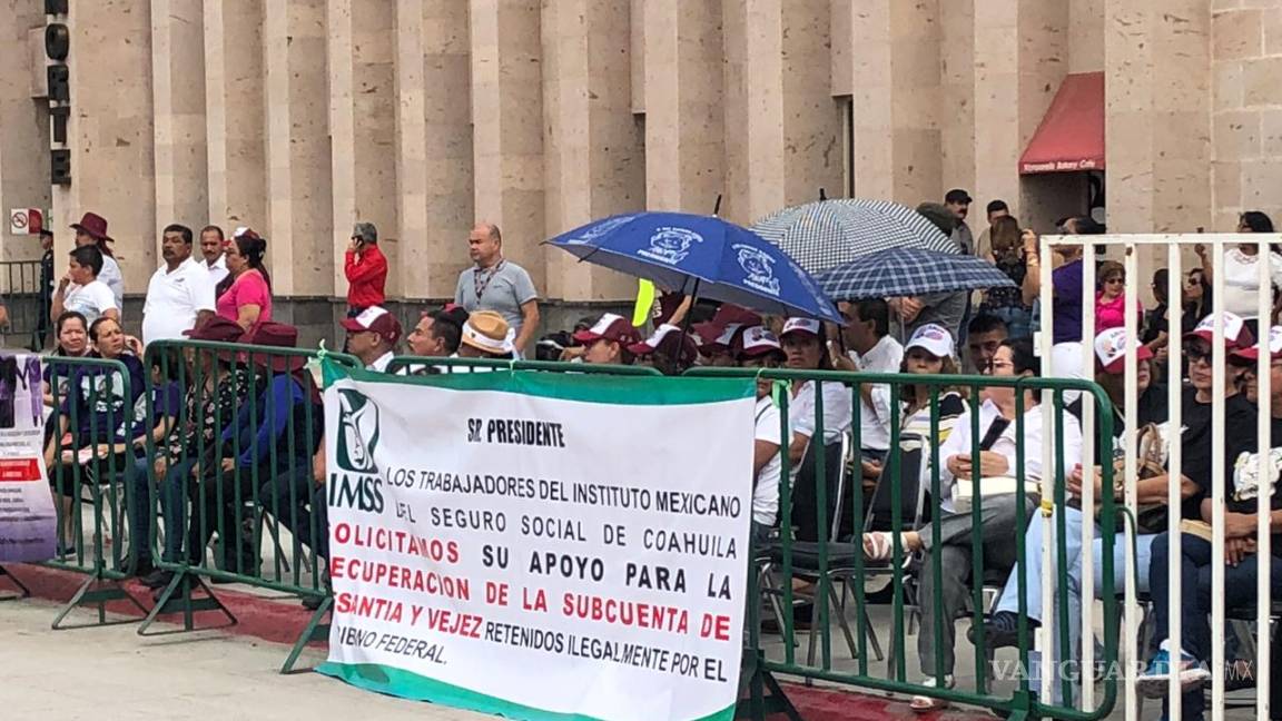 $!Los clamores a AMLO en Piedras Negras: Búsqueda de desaparecidos, revés a Reforma Energética e irregularidades en el ISSSTE