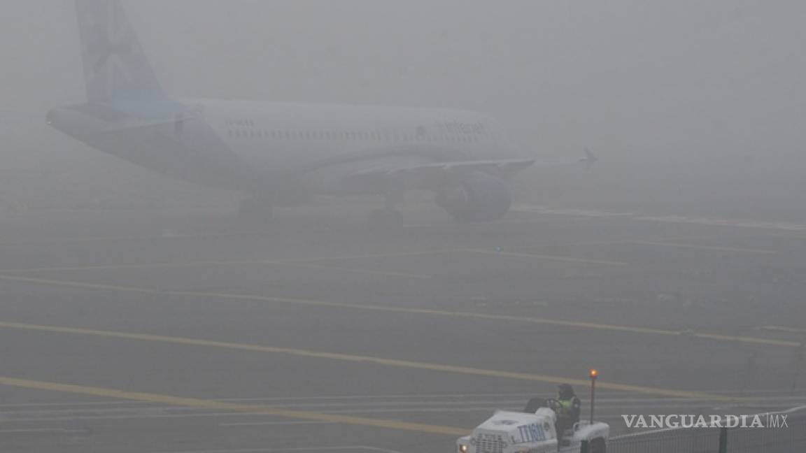 AICM suspende aterrizajes por presencia de niebla
