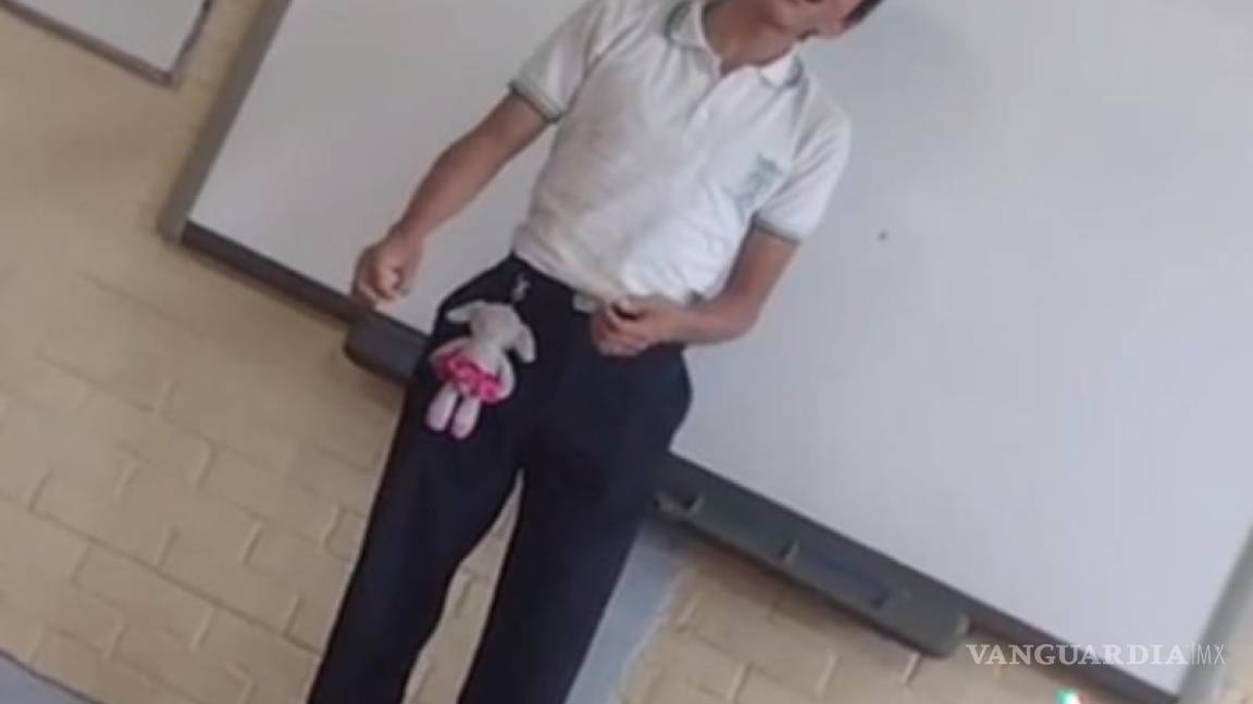 ¿Príncipe, eres tú? Alumno de secundaria canta como José José y se hace viral (video)