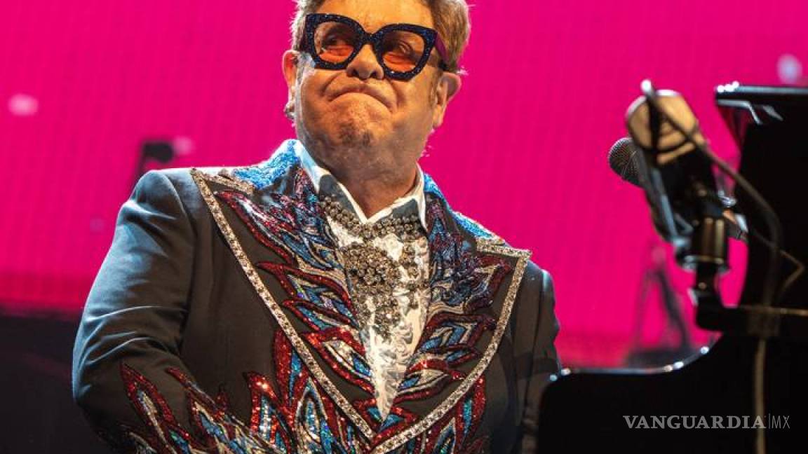 Elton John temió no poder curar su adicción a drogas y alcohol