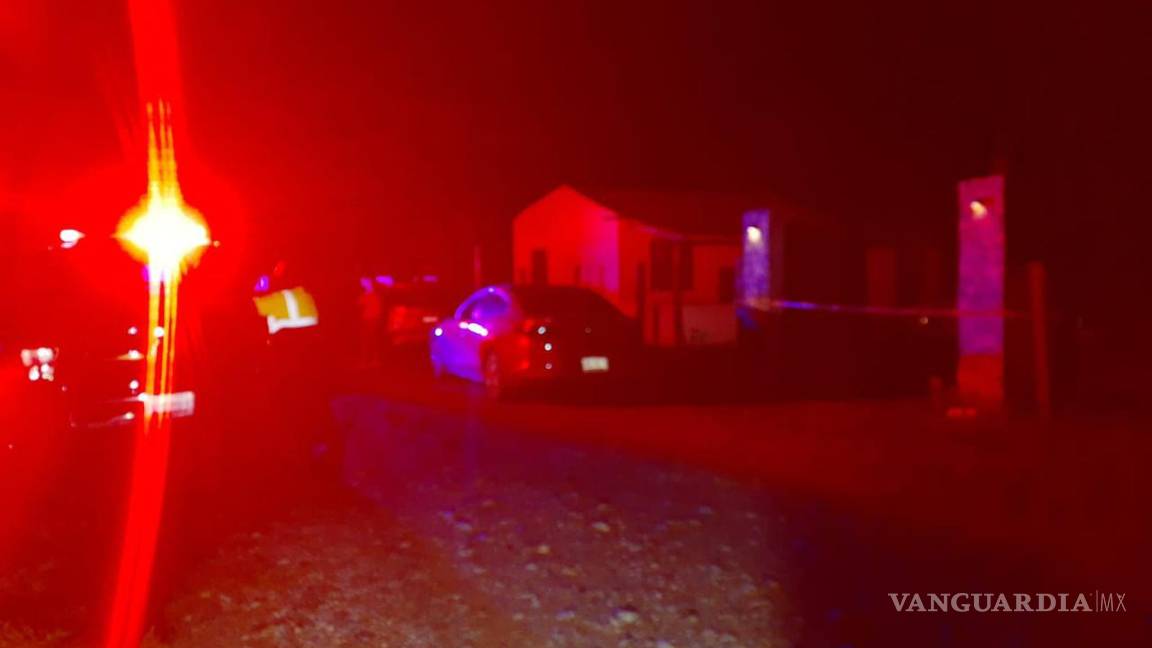 $!Elementos de la Fiscalía General del Estado acudieron para tomar conocimiento del fallecimiento y trasladar el cuerpo al Servicio Médico Forense (SEMEFO).