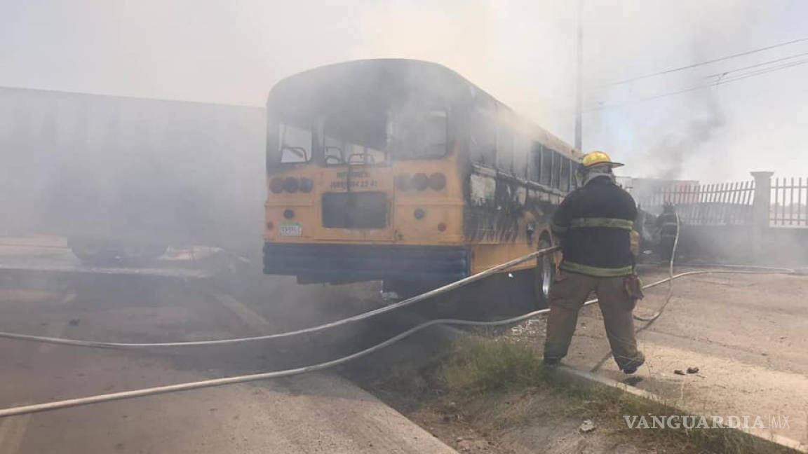 Fuerte choque entre tráiler y autobús de pasajeros en Frontera, Coahuila; ocasiona incendio y deja dos heridos