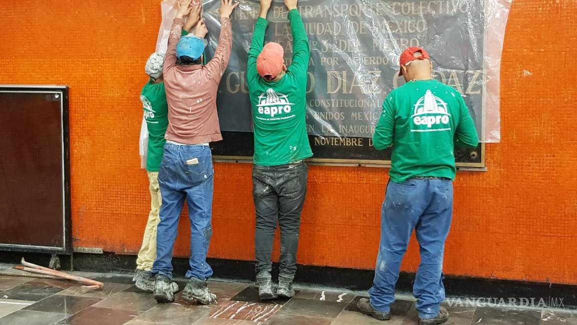 Placas con el nombre Díaz Ordaz fueron retiradas del Metro de CDMX