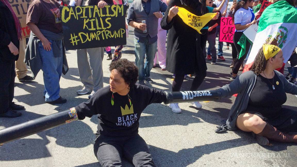 $!Opositores se manifiestan contra Trump en California