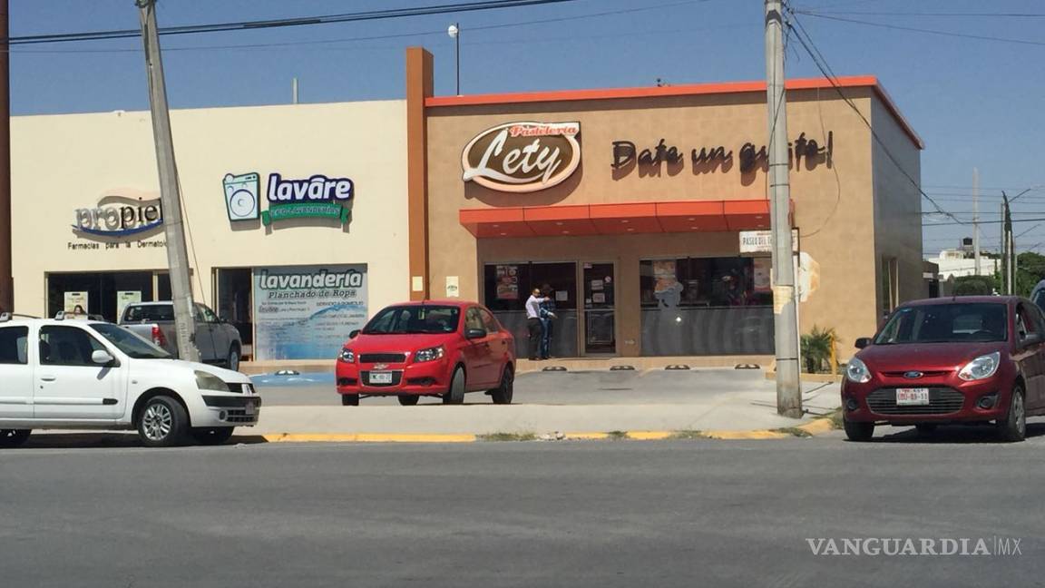 “Levantan” y golpean a cliente de pastelería en Torreón