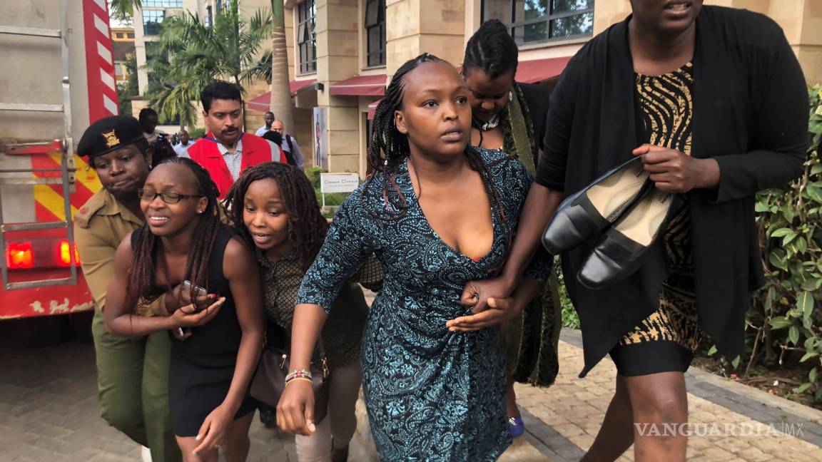 $!Turistas de un hotel en Nairobi corren por sus vidas tras ataque terrorista (fotogalería)