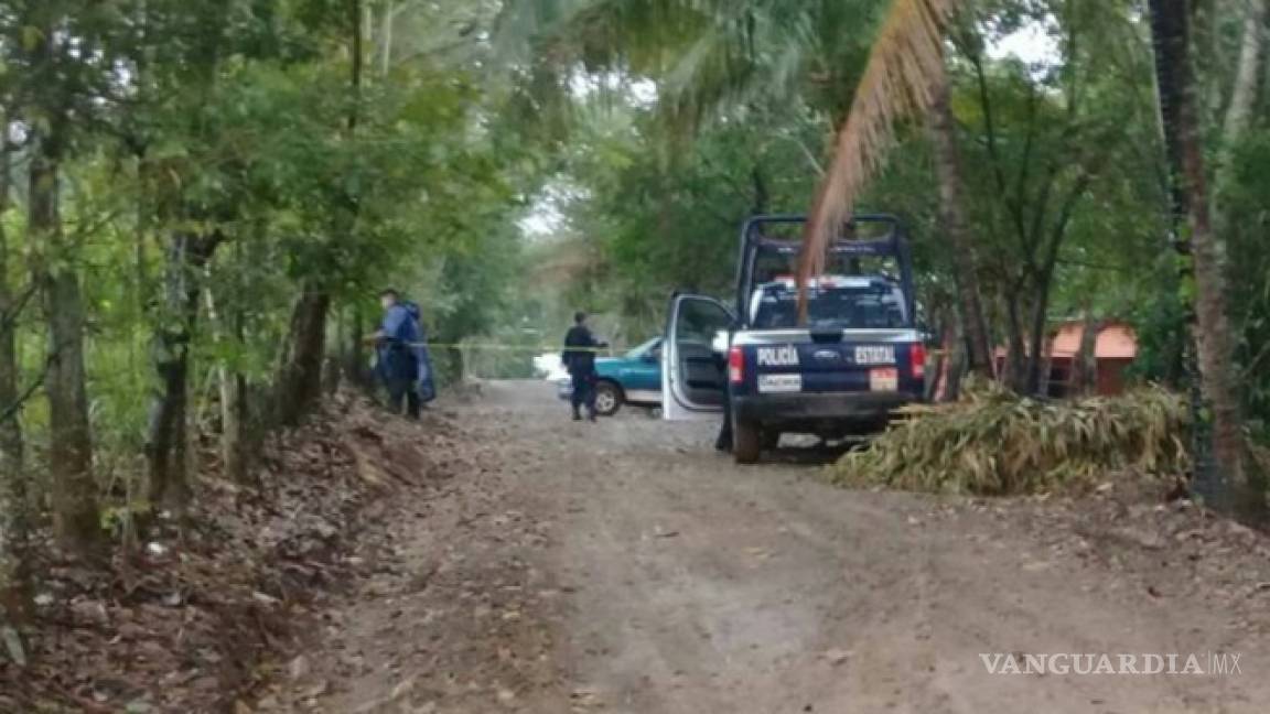 Hallan a cuatro ejecutados dentro de camioneta en Oaxaca; dos son niños