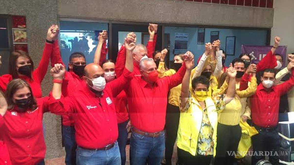 $!Román Alberto Cepeda registra su candidatura en Torreón