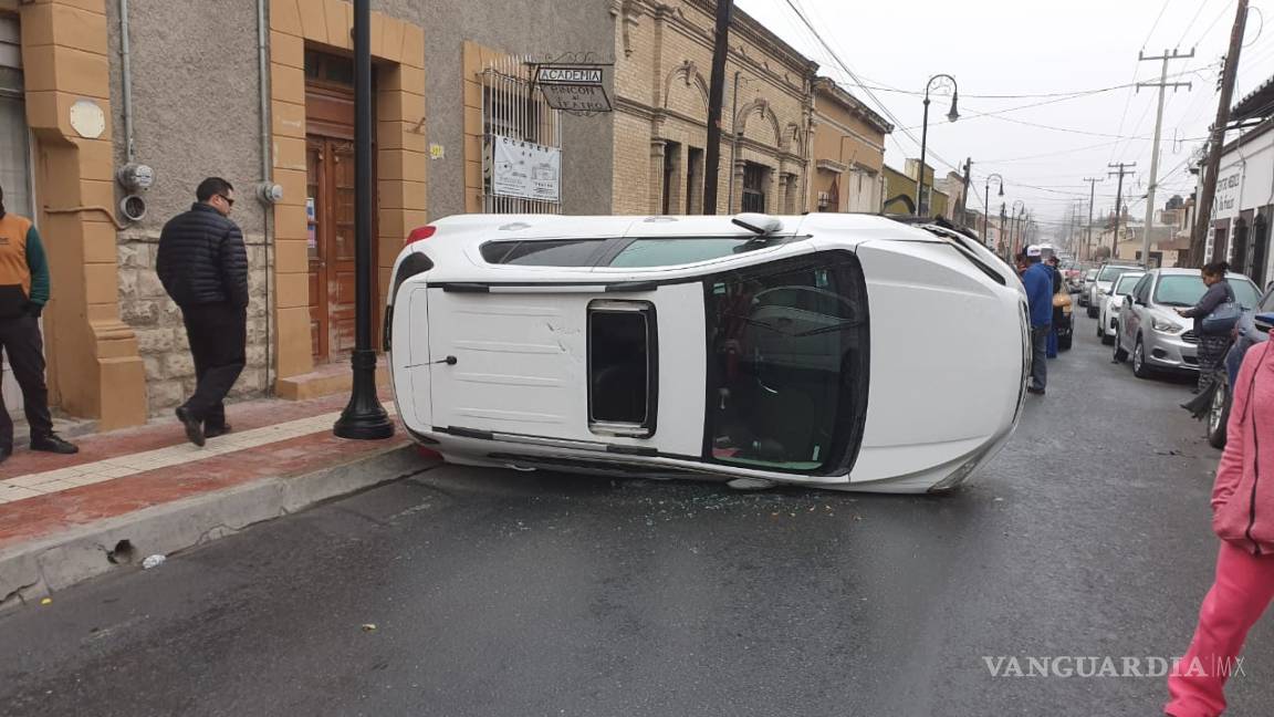 Se registran tres accidentes tras llovizna en Saltillo