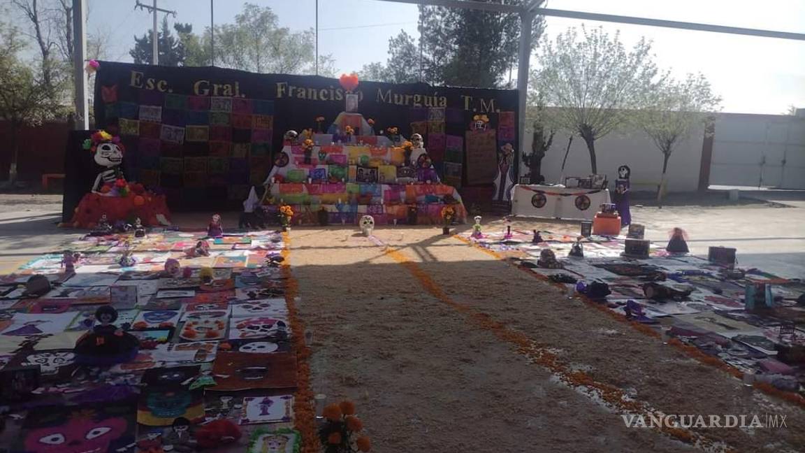 $!¿Ya viste estos altares en Saltillo? Dedicados a familiares, Walt Disney, Juan Gabriel, Cri-Cri y más (Fotos)