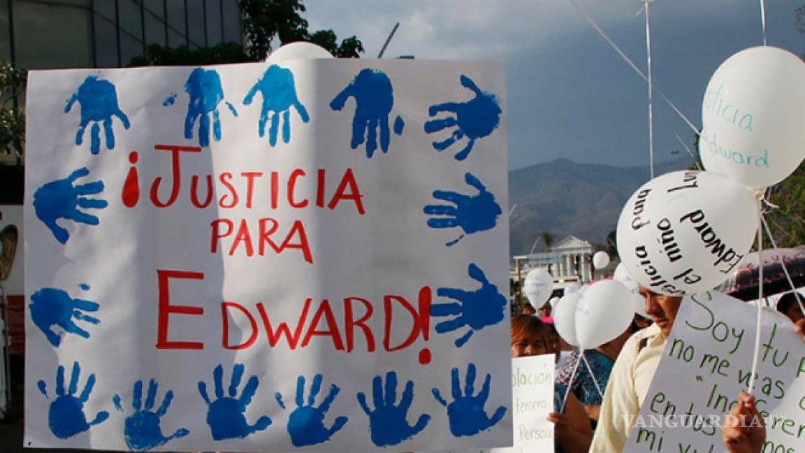 Piden padres del niño Edward a autoridades de Oaxaca no ceder a presiones