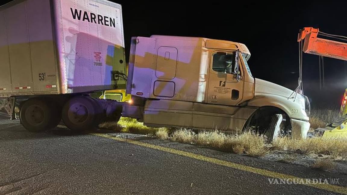 $!El percance generó cierre parcial de los carriles hacia Torreón, afectando a automovilistas por más de tres horas.