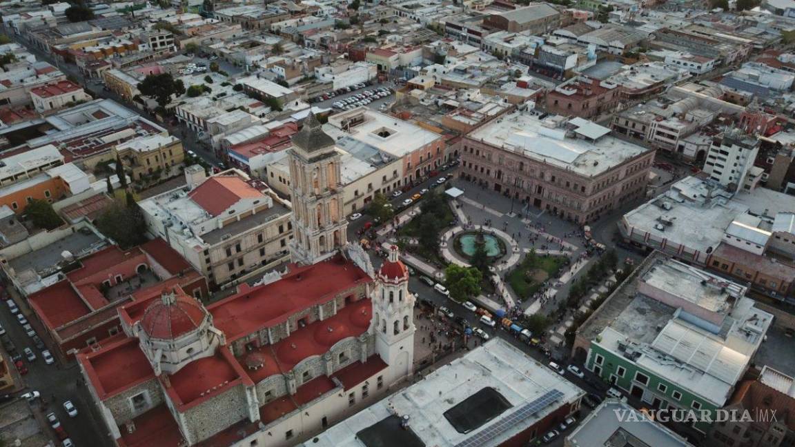 Avalan comerciantes del centro de Saltillo servicio de agua potable