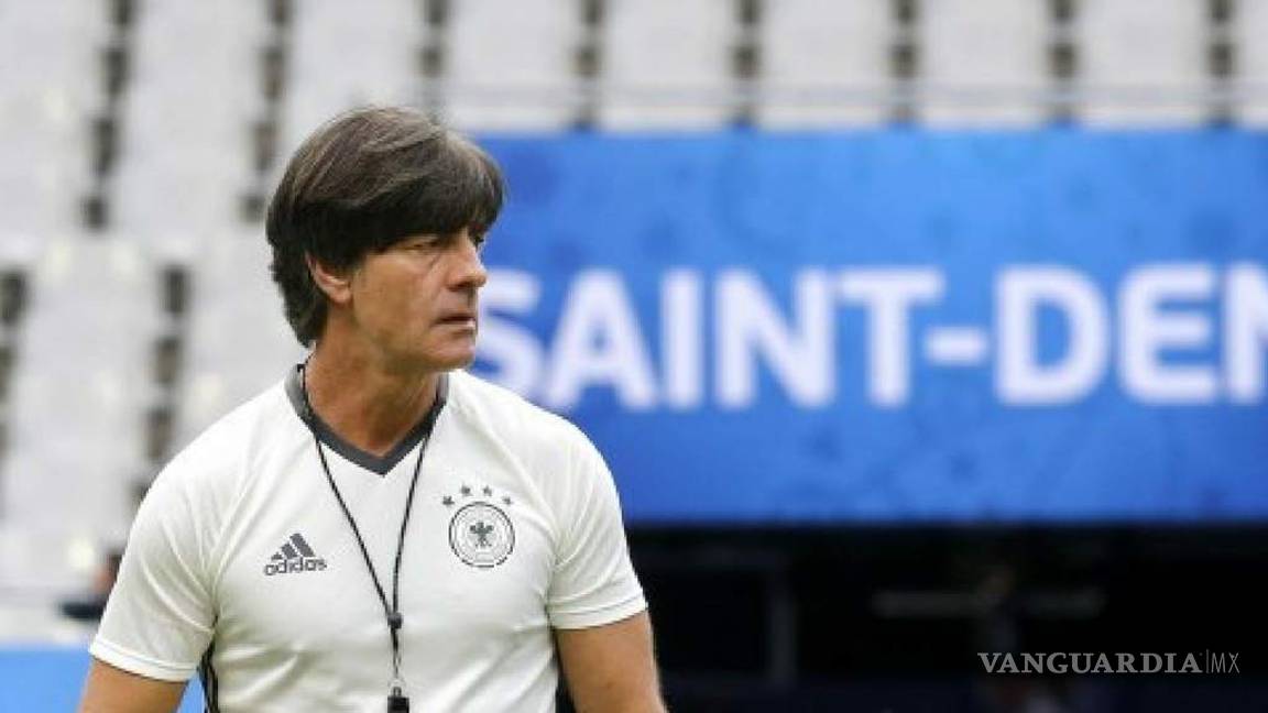 $!Joachim Löw rechaza racismo contra Özil y dice que le decepcionó