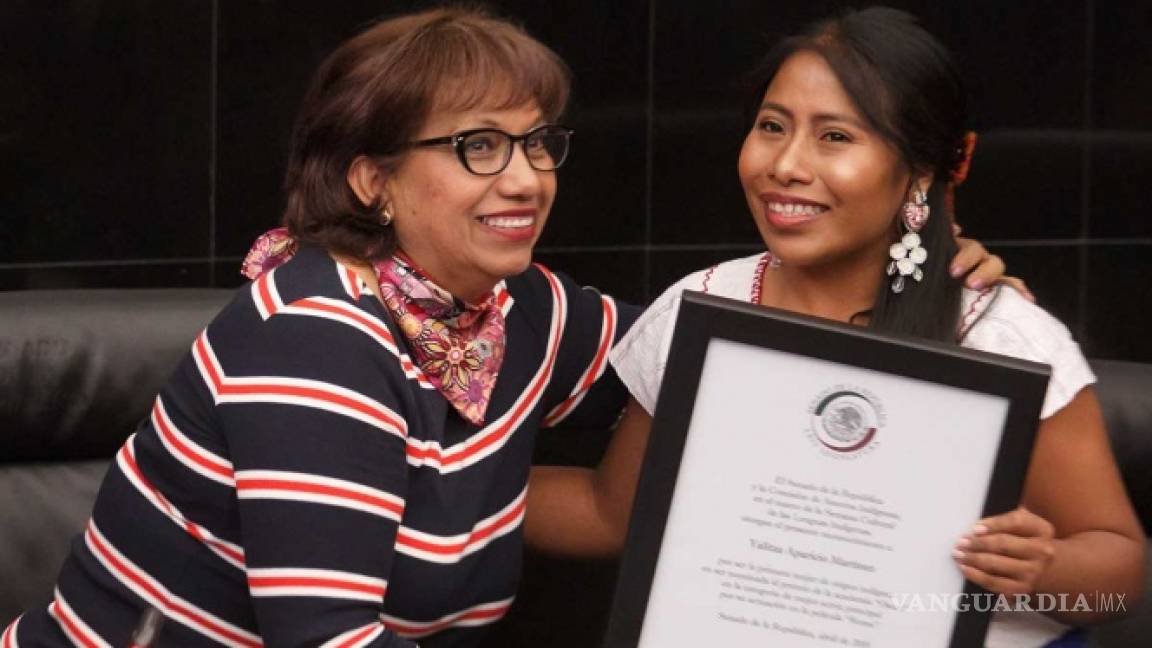Yalitza Aparicio recibe reconocimiento del Senado