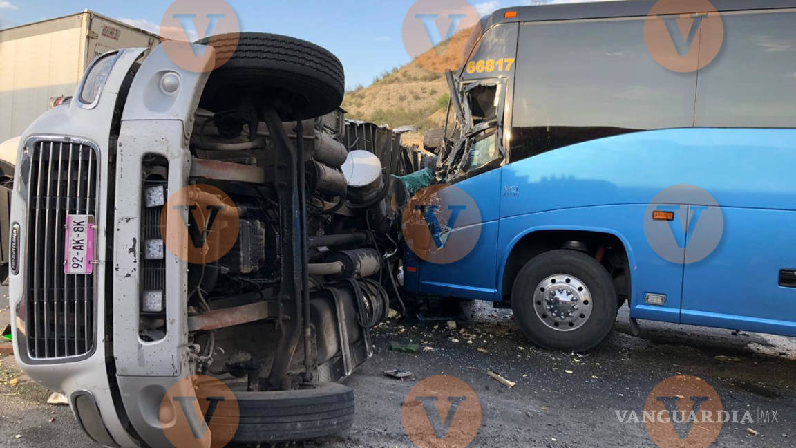 Gran susto pasaron 43 pasajeros de un autobús tras percance en Los Chorros