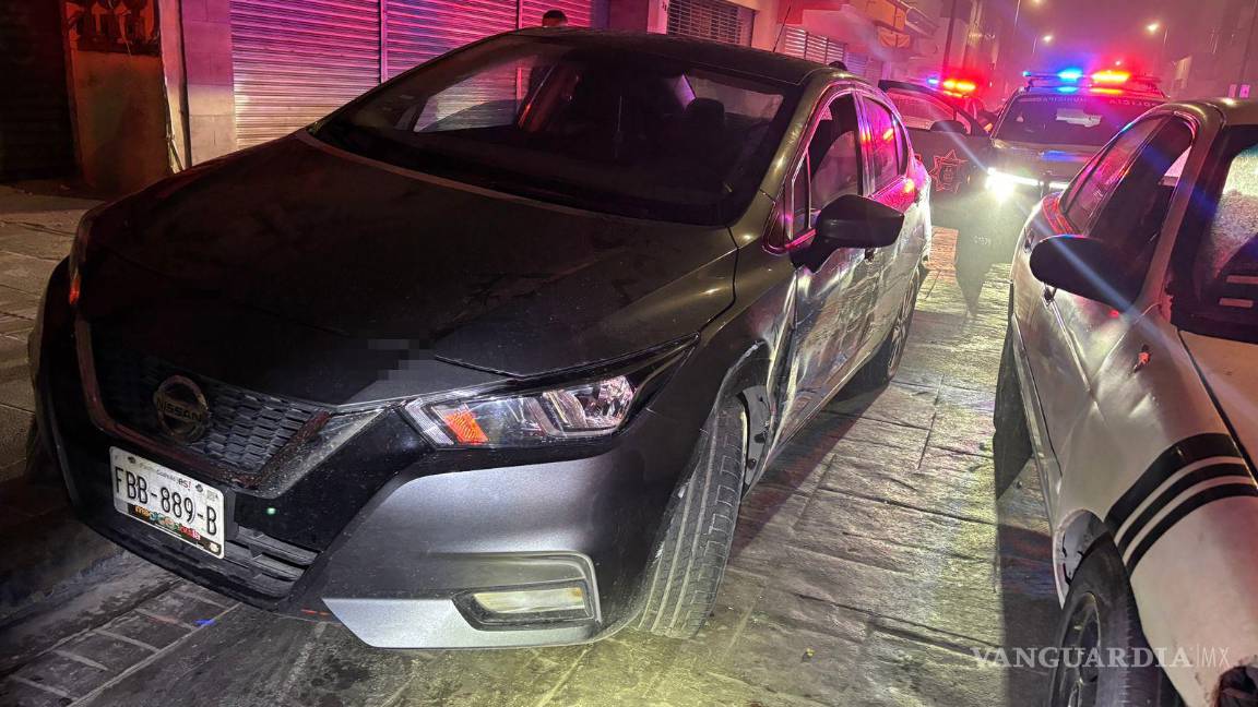 $!Familiares del afectado llegaron alterados y casi inician una pelea en plena calle.