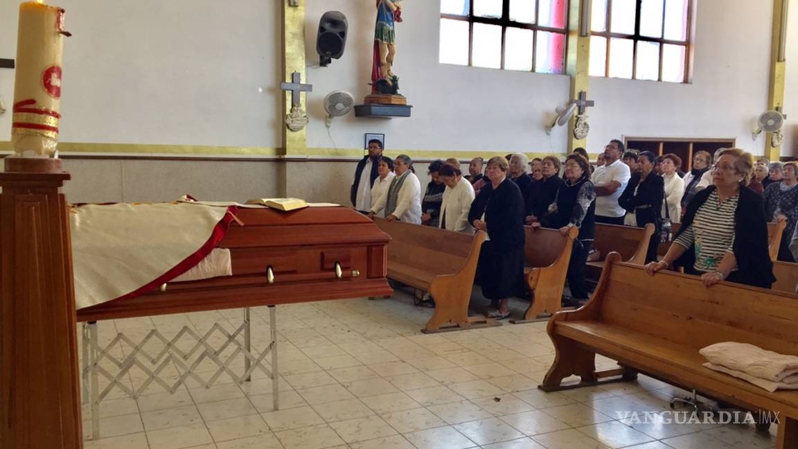 $!Dan el último adiós al padre Antonio Elizondo