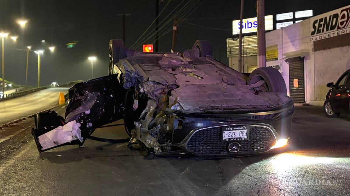 $!El exceso de velocidad sería la causa principal del aparatoso percance.