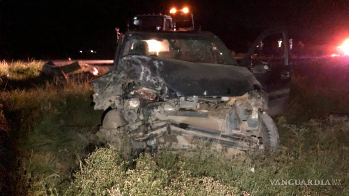 $!La camioneta Buick, responsable del accidente, fue abandonada por su conductor en el lugar de los hechos.