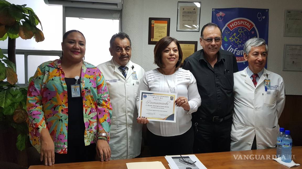 María Eugenia Cázares entrega equipo al HU de Torreón donado por la Asociación Médicos Voladores
