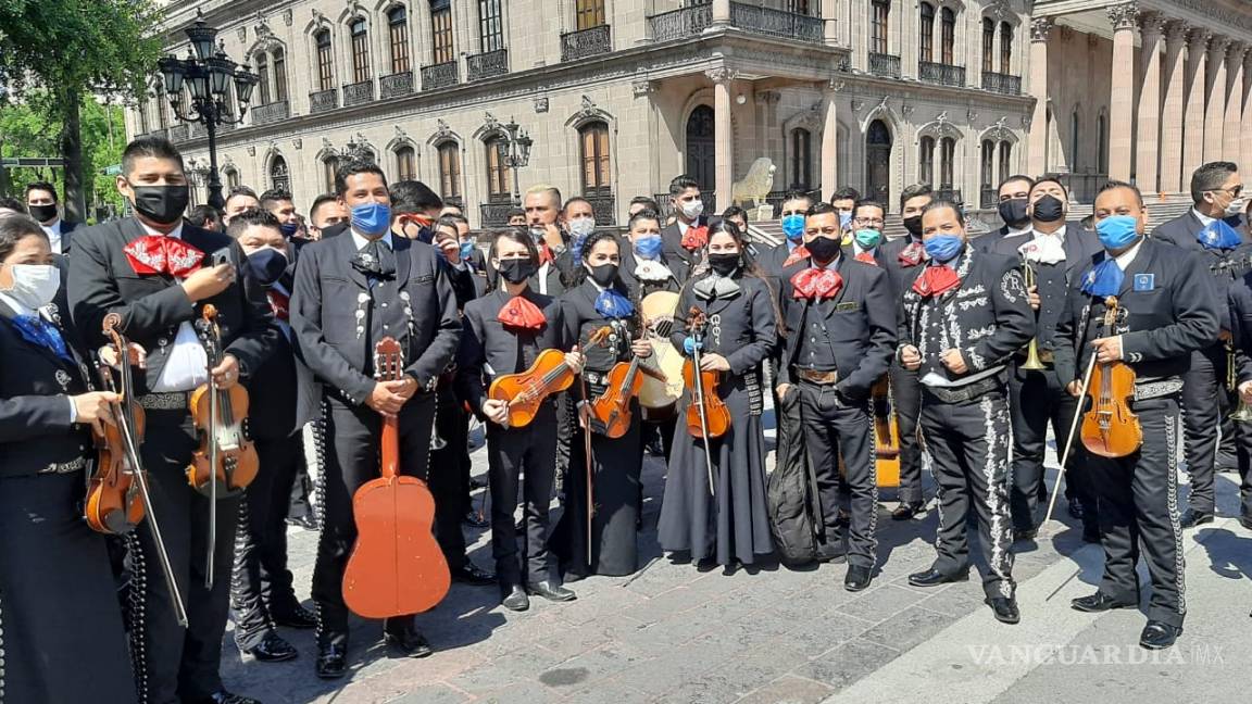 Mariachis no quieren callar en Nuevo León