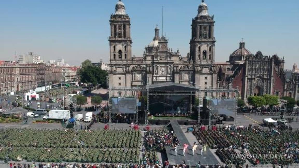 $!Celebra AMLO 107 aniversario de la creación del Ejército mexicano en el Zócalo