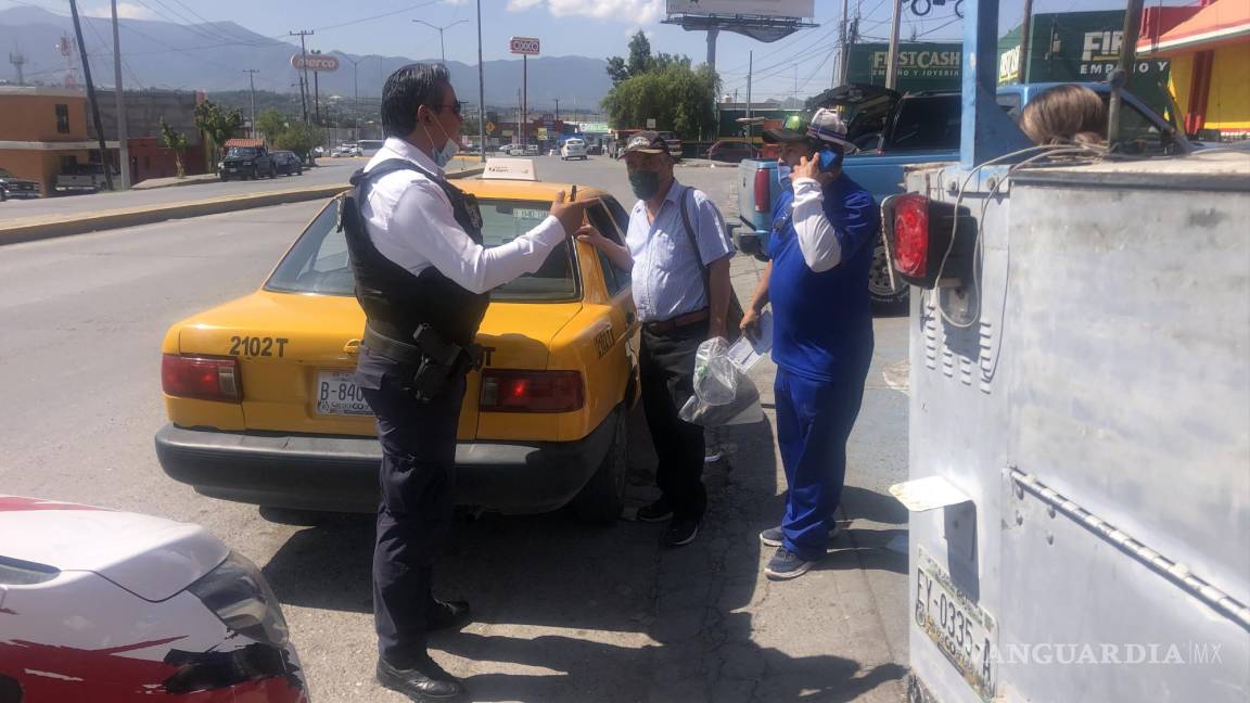 Atropella y lesiona a adulta mayor en un estacionamiento en colonia de Saltillo