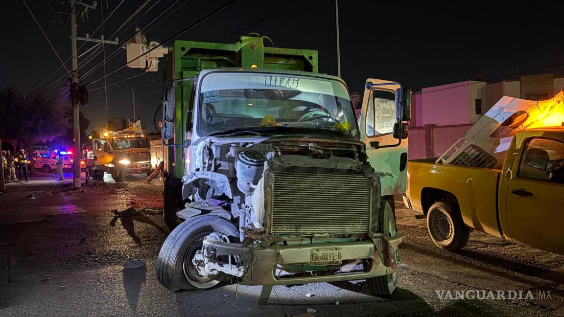 Camión de la basura sin frenos deja a oscuras a Portal de Aragón, al norte de Saltillo