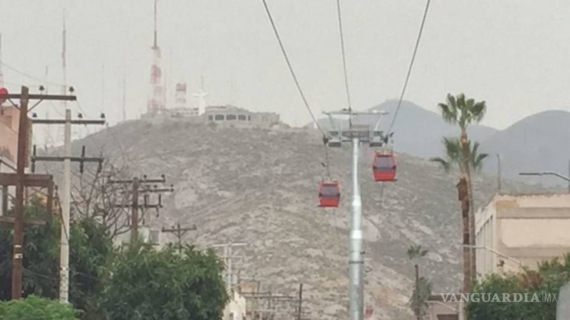 Falla deja 'en el aire' a usuarios del teleférico de Torreón