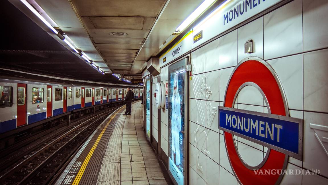 Por hablar español una mujer fue golpeada en el metro de Londres