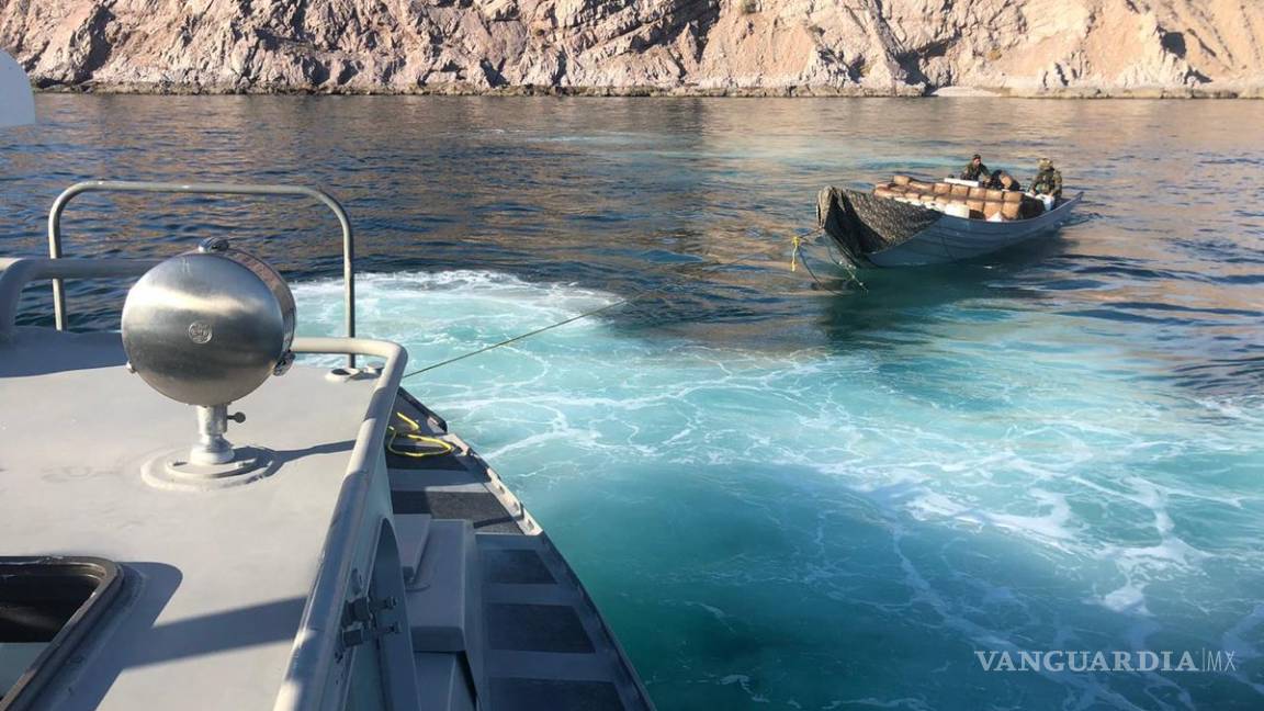 Semar encuentra embarcación abandonada con 2 toneladas de droga en Sonora