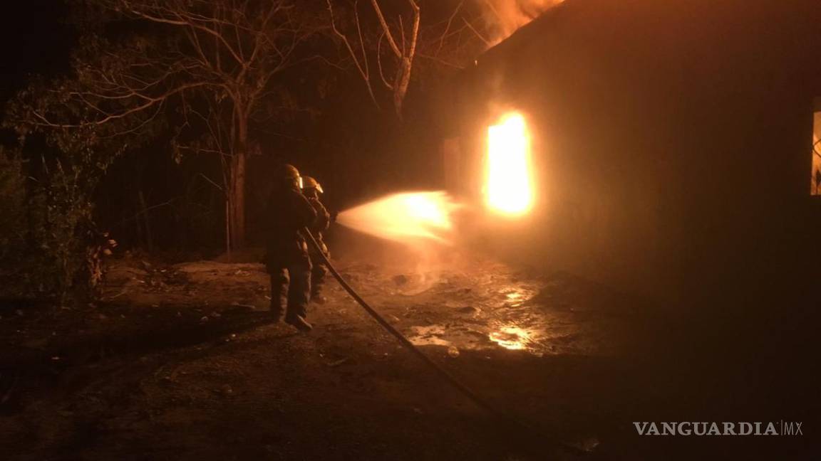 Se incendia bodega clandestina de huachicol en Tabasco y deja 5 heridos
