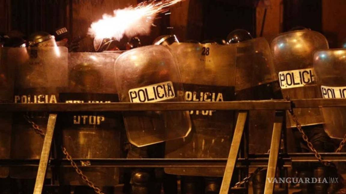 Policías se amotinan en tres ciudades de Bolivia contra Evo Morales