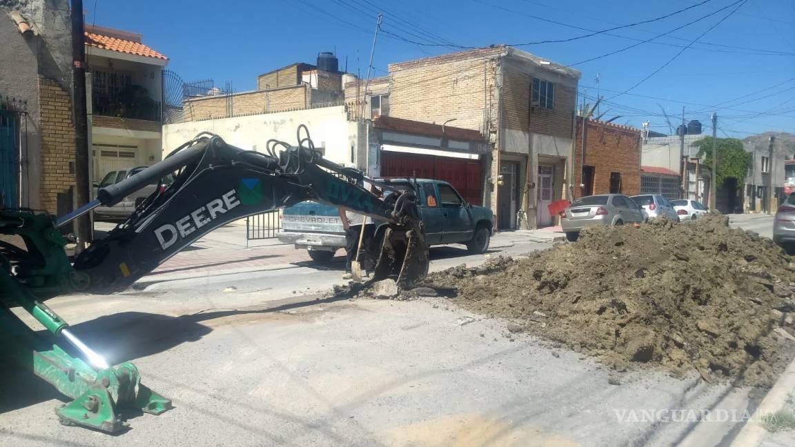 Desazolvan calle Melchor Múzquiz en la Zona Centro de Saltillo