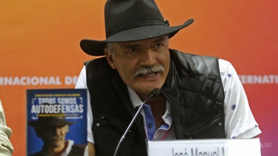 José Manuel Mireles presenta su libro en la FIL Guadalajara