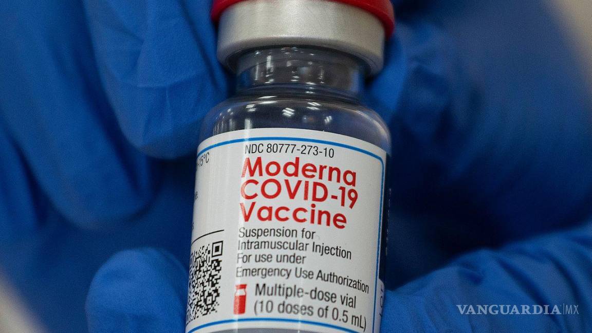 Vacuna anti-Covid de Moderna genera doble de anticuerpos que la de Pfizer, según estudio