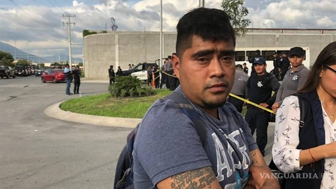 $!Ayer lo cambiaron a otra obra... joven albañil se salva de la muerte por derrumbe en Monterrey