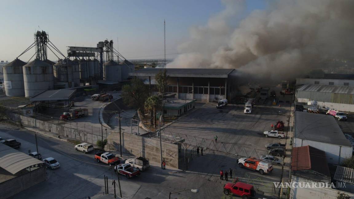 Sofocan incendio en estación de transferencia de Simeprode en Nuevo León