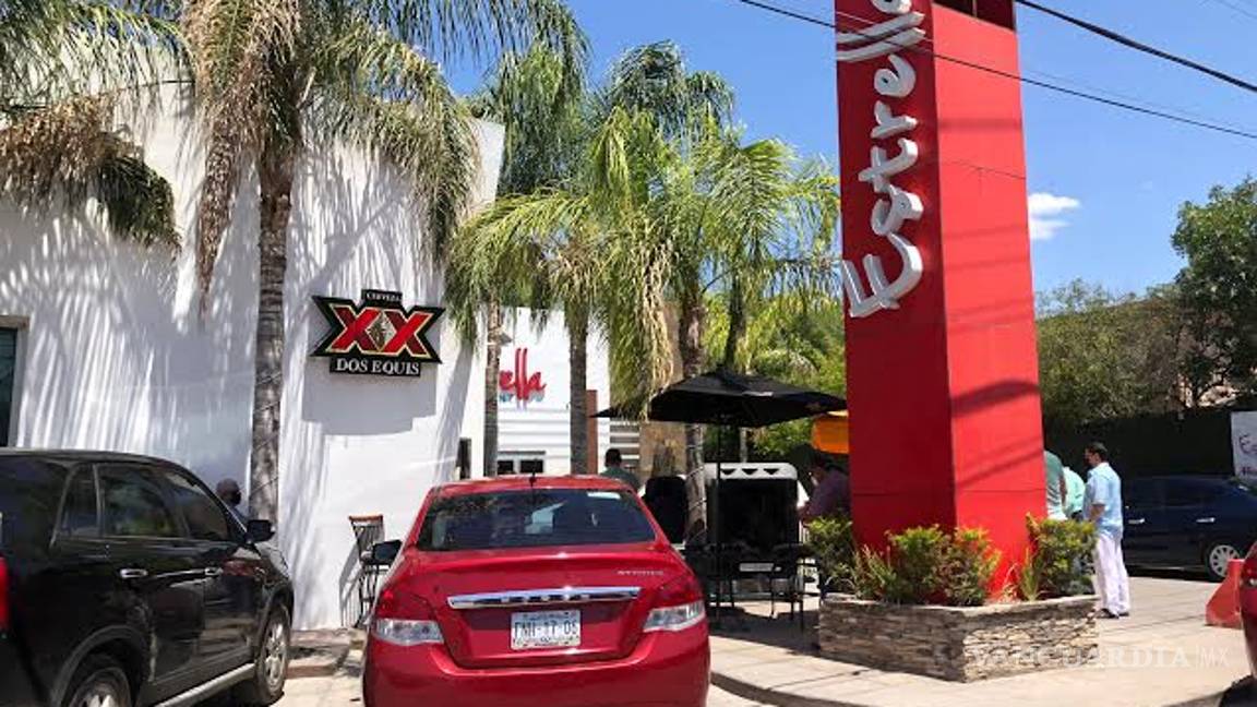 $!Kilométrica fila en puente internacional de Piedras Negras, en día de la madre