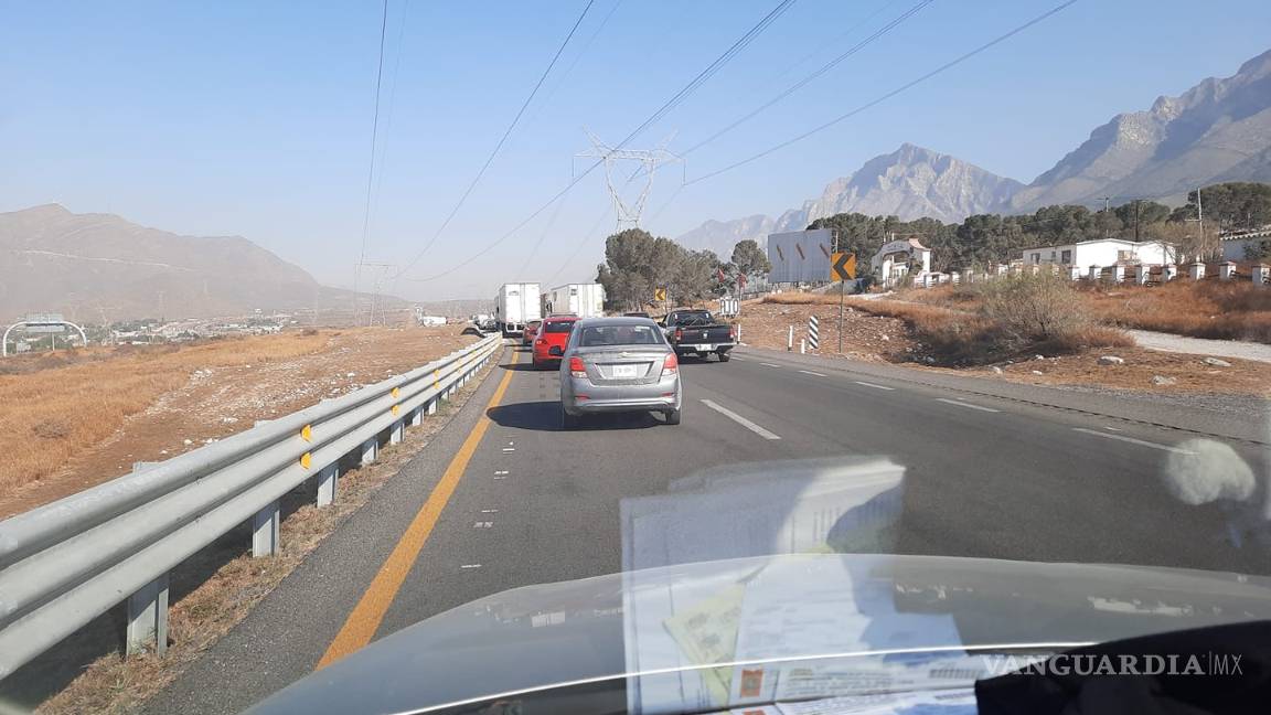 $!Reportan tráfico lento por accidente en la carretera Libre Monterrey-Saltillo