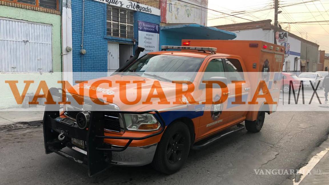 $!Incendio causa daños a despacho jurídico en el centro de Saltillo