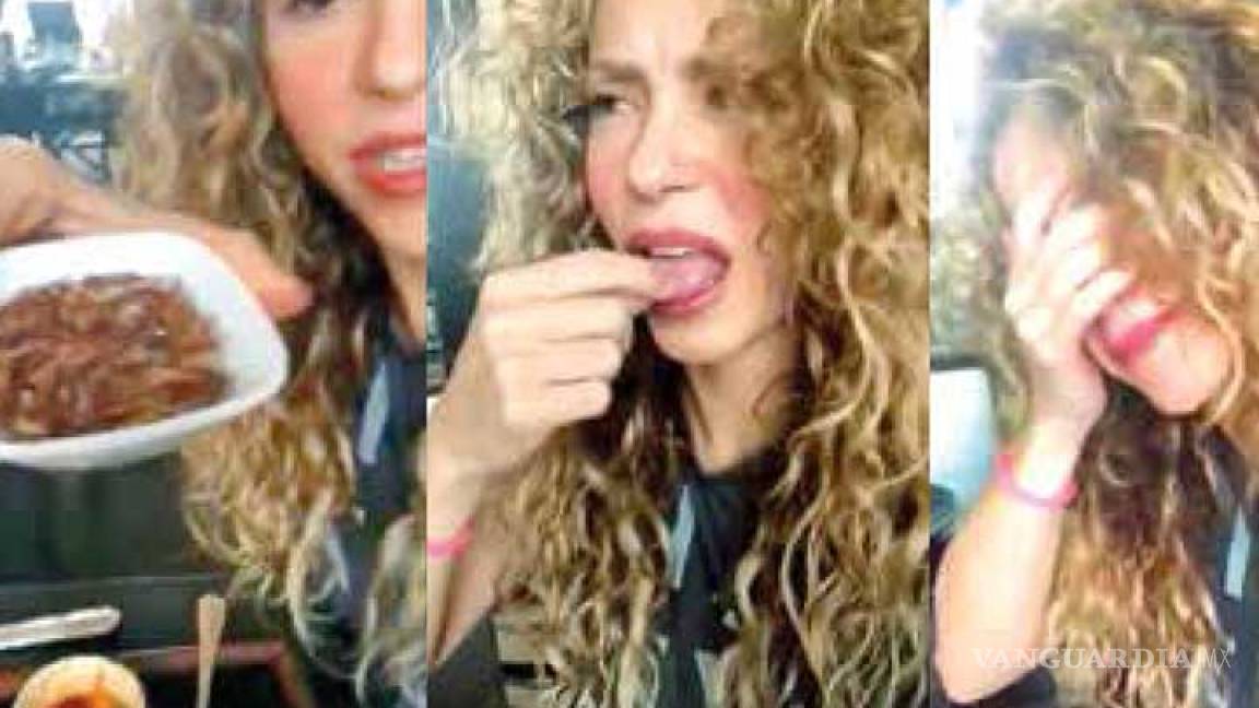 Shakira pone a prueba su paladar comiendo chapulines