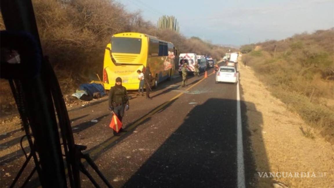 Tragedia en carretera de Puebla; mueren 9 en choque de autobús
