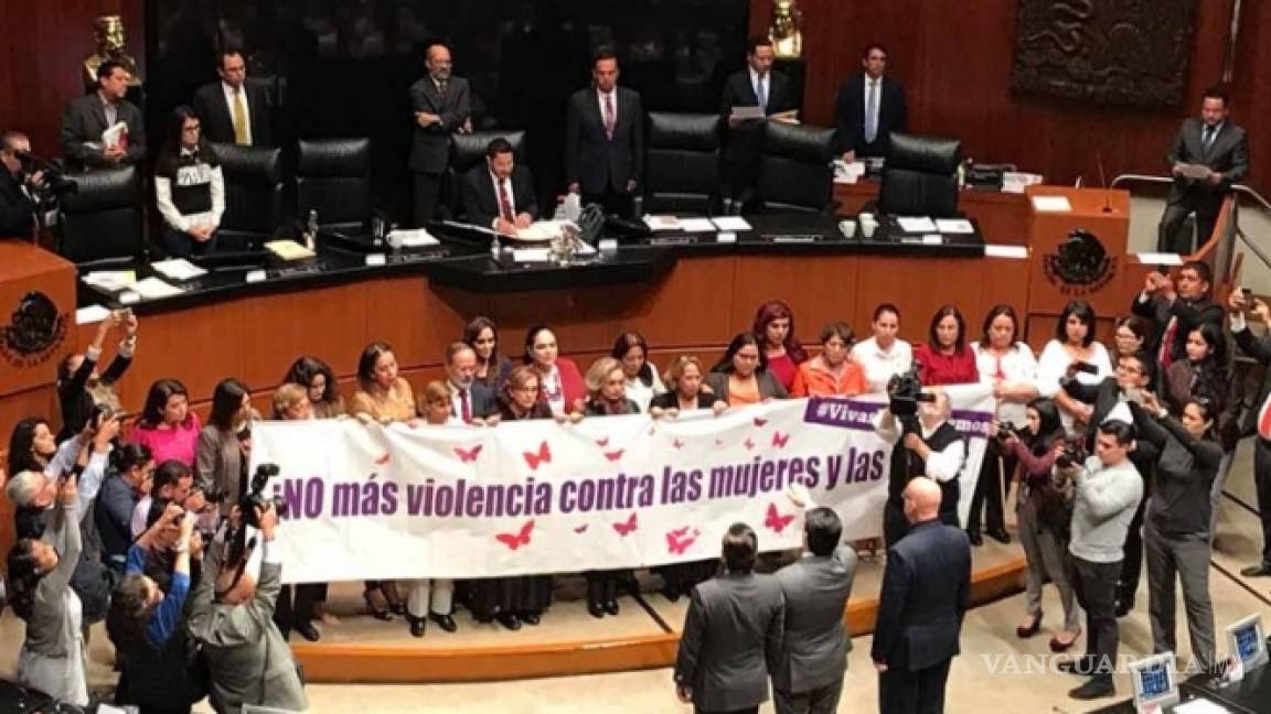 Noé Castañón, acusado de violencia familiar, toma protesta como senador